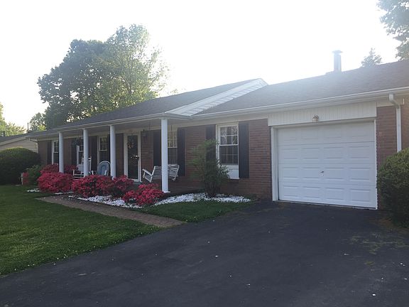 2nd image of 208 Pin Oak Pl