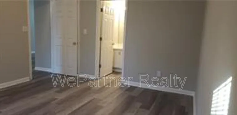 127 Tuscany Ln — Photo 10