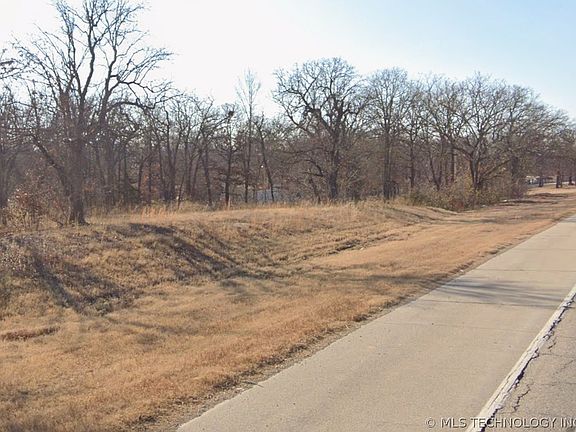 5th image of E Main St