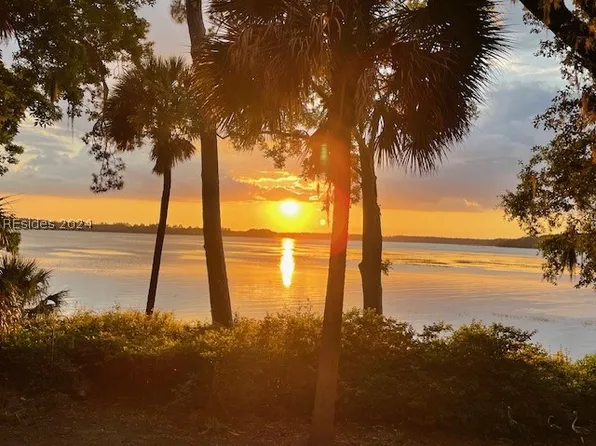 2 Tabby Point Ln, Okatie, SC 29909