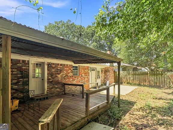 5th image of 2033 Cardell Rd
