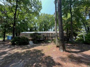 32 Davis Landing Rd, Wanchese, NC 27981