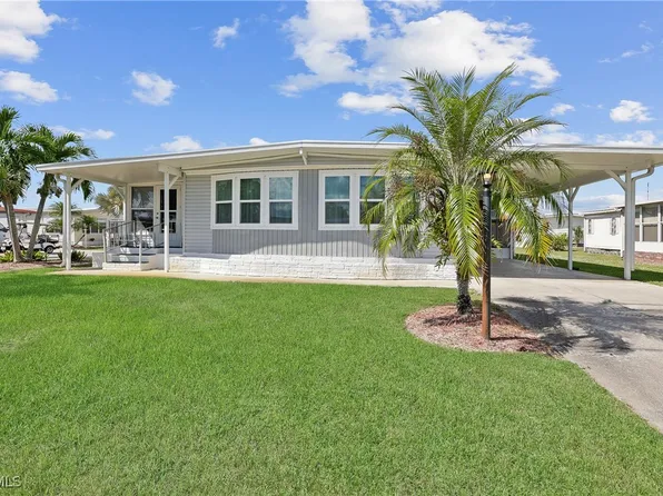511 Pine Tree Ct, North Fort Myers, FL 33917