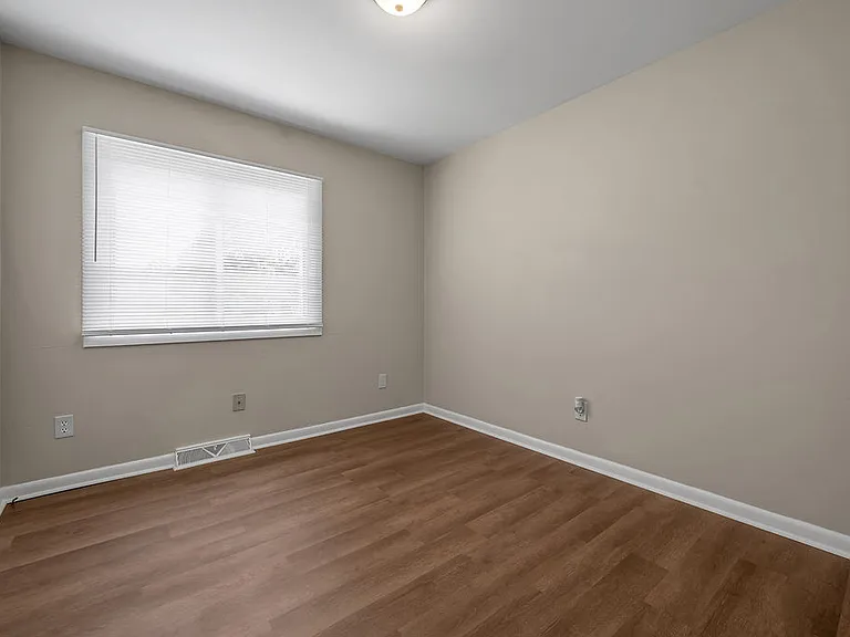 833 Malabu Dr — Photo 16