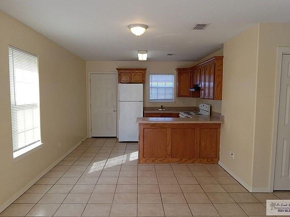 2nd image of 2101 N G St