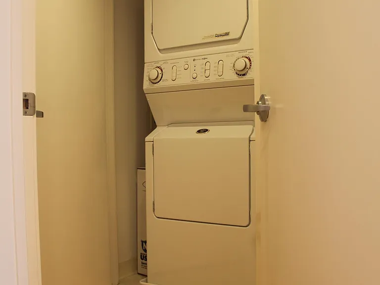 Maytag washer/ dryer (in unit)