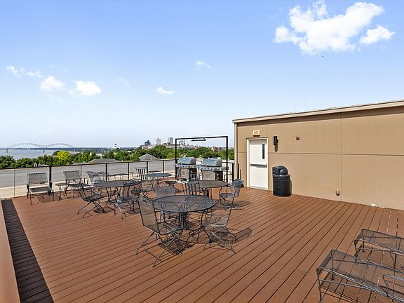 4th image of 648 Riverside Dr APT 204