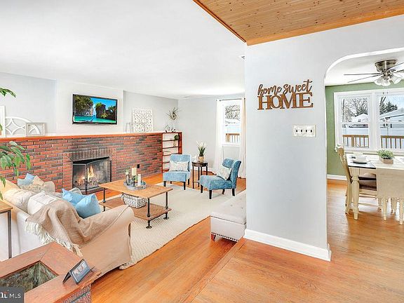 3rd image of 2614 Grant Ave