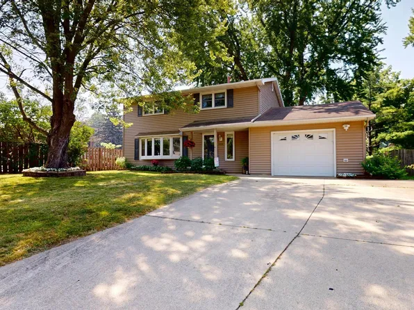 826 Minnie Maddern St, Albert Lea, MN 56007