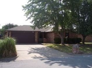 5303 Pampas Ct, Arlington, TX 76018