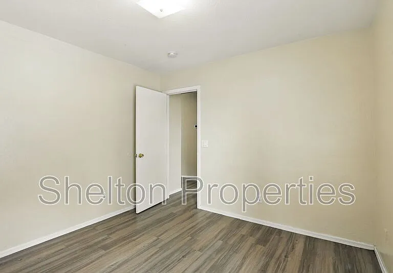 345 N 15th St — Photo 12