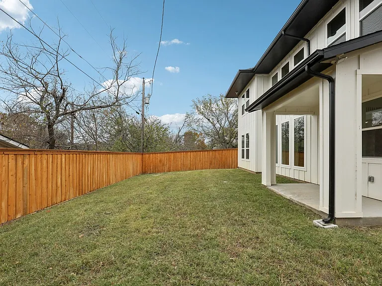 1713 Highland Dr W — Photo 40