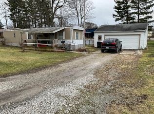 39 W Washburn St, New London, OH 44851