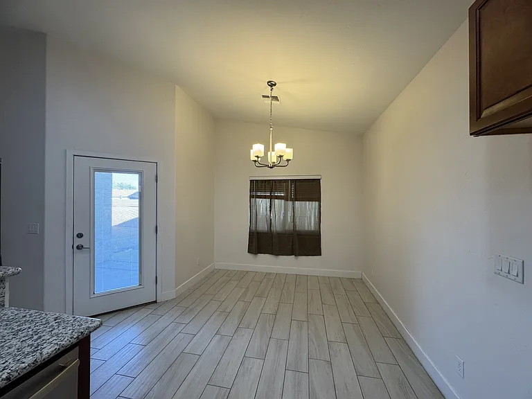 4766 N Anthony Ave — Photo 3
