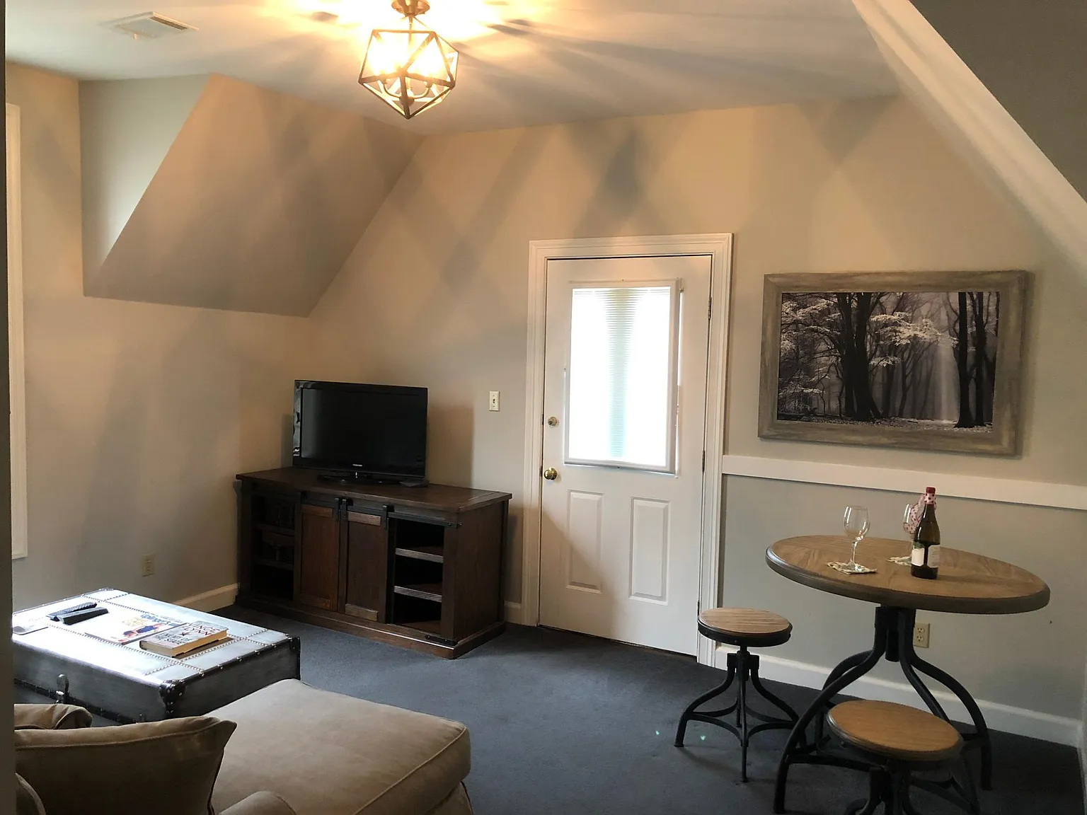 1 bed, 1000 sqft, $1,350 — Photo 2
