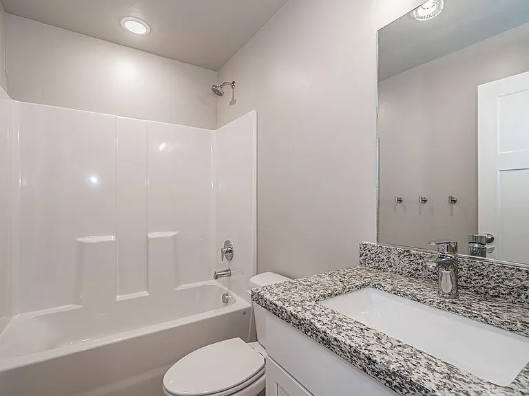 380 S 3 W #203 — Photo 16
