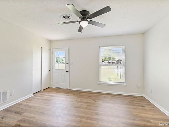4th image of 5540 Airport Rd