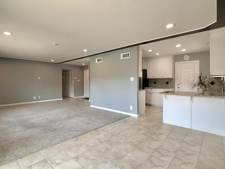 9111 La Riviera Dr — Photo 2