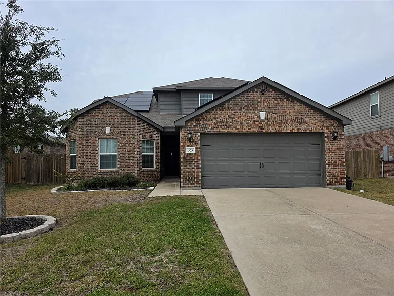 305 Lone Mountain Dr — Photo 1