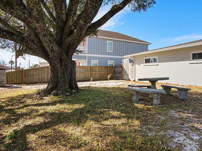 19909 Alta Vista Dr — Photo 15