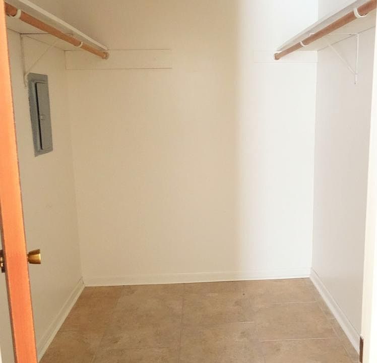 2nd image of 1035 Giovanni St APT 8