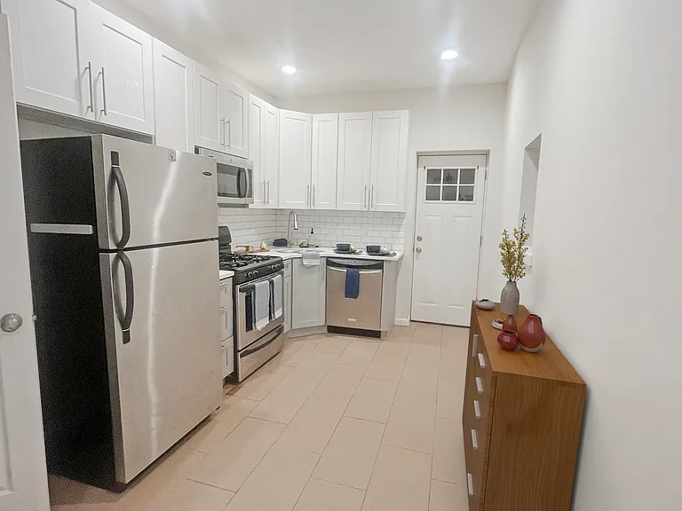 2606 Gerritt St — Photo 2