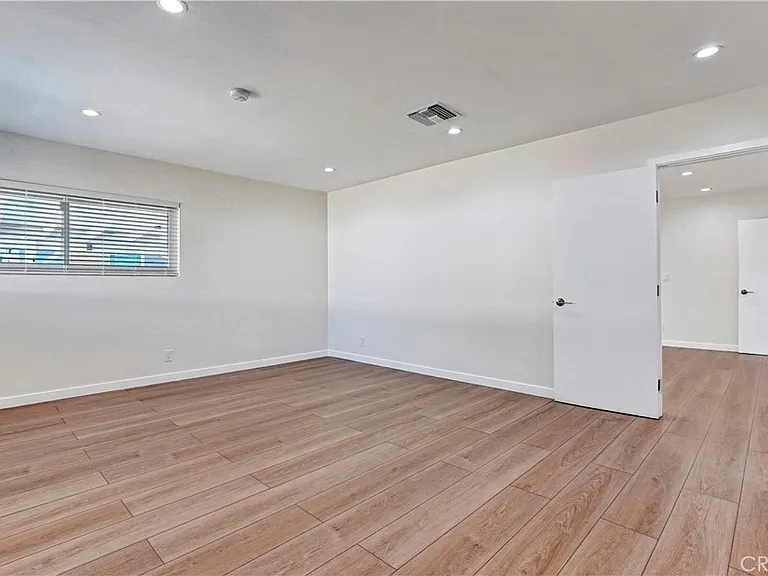 6851 Forbes Ave — Photo 19