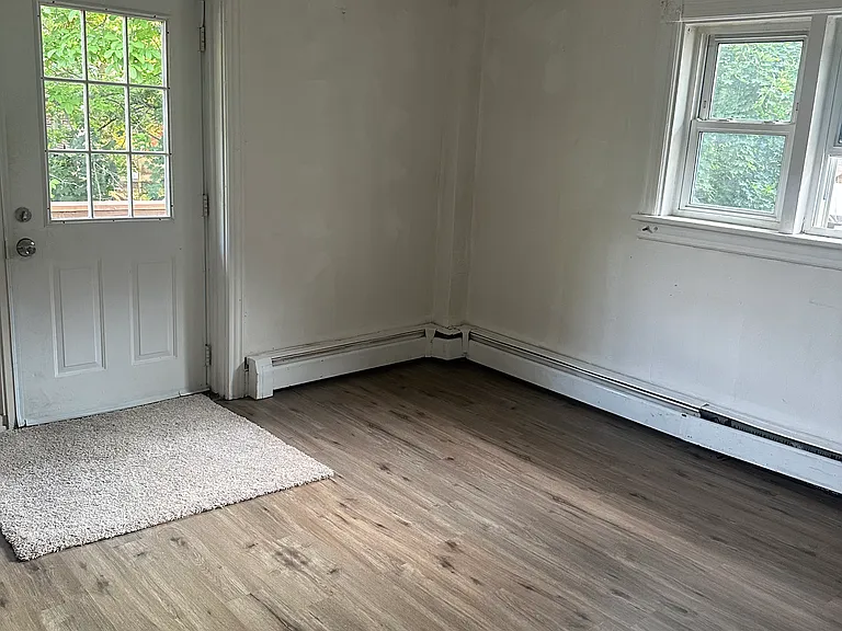 512 E Morton St #2 — Photo 6