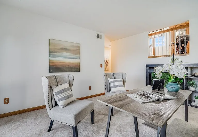 1561 Spring Ct — Photo 32