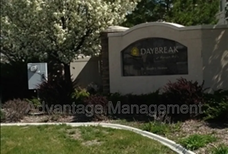 3 bed, 2.0 bath, 1237 sqft, $1,550 — Photo 2
