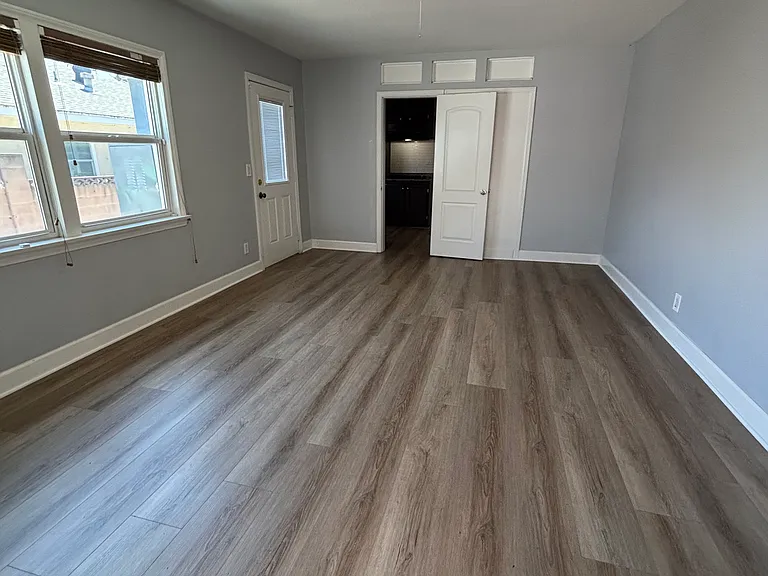 419 N Citrus St — Photo 7