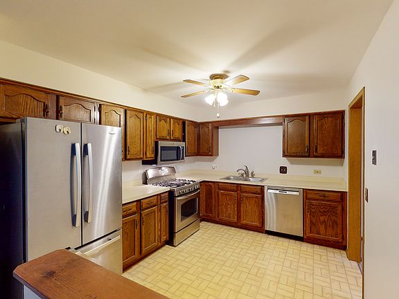 4th image of 513 Villa Circle Dr