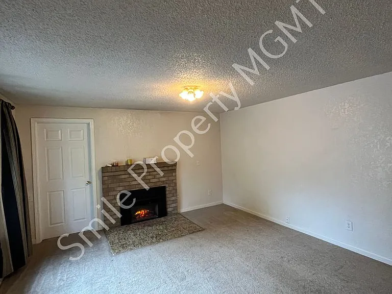 17265 SE Oatfield Rd — Photo 3