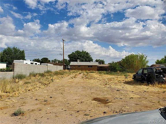 3rd image of 3045 E Lass Ave