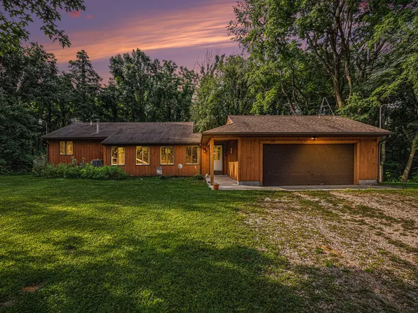 65935 84th Ave, Hartford, MI 49057