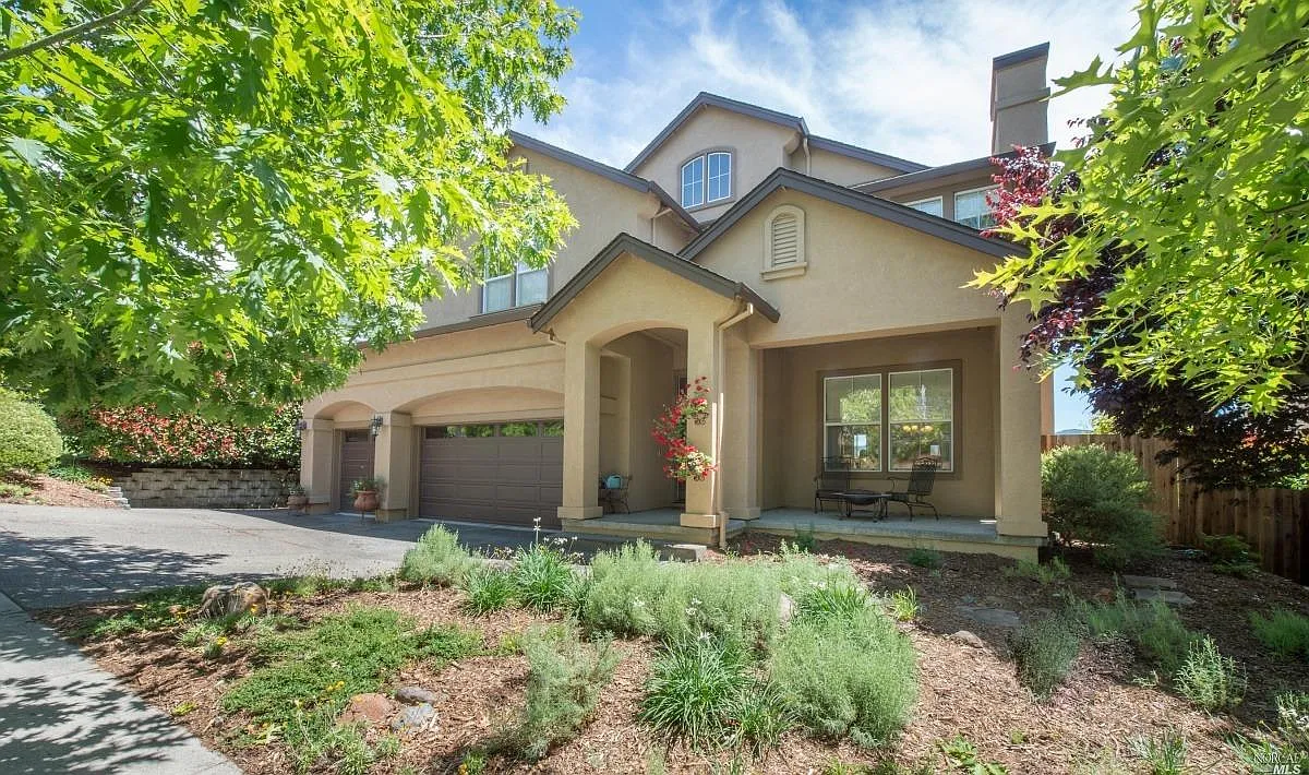 5934 Sunhawk Dr photo 1