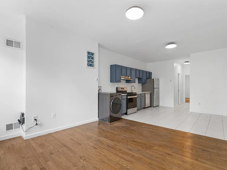 84 Griffith St #1 — Photo 3