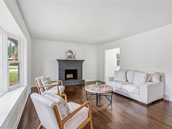 4th image of 5008 Spring Ave