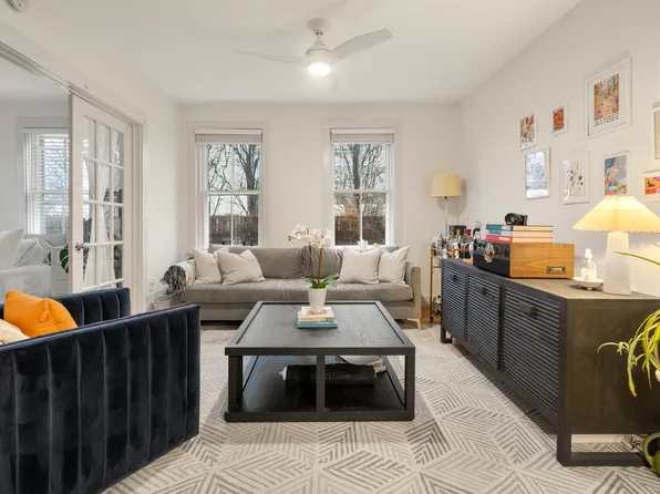 33 Marsh St #1, Newport, RI 02840