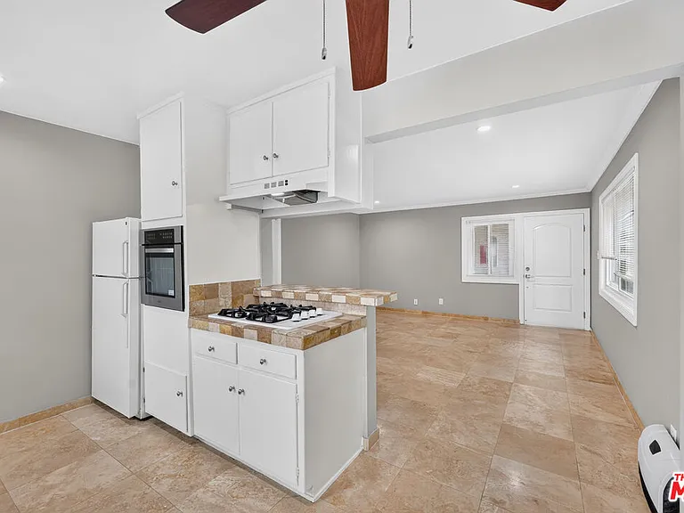 1619 Colby Ave #4 — Photo 14
