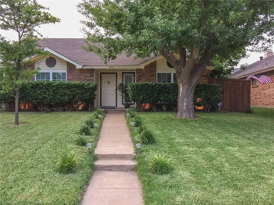 1st image of 832 Plummer Dr