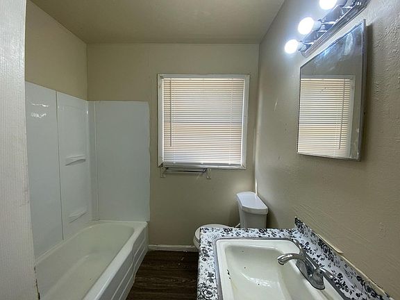 5th image of 1730 E Dartmouth St APT B