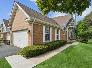 350 Cimarron Rd E, Lombard, IL 60148