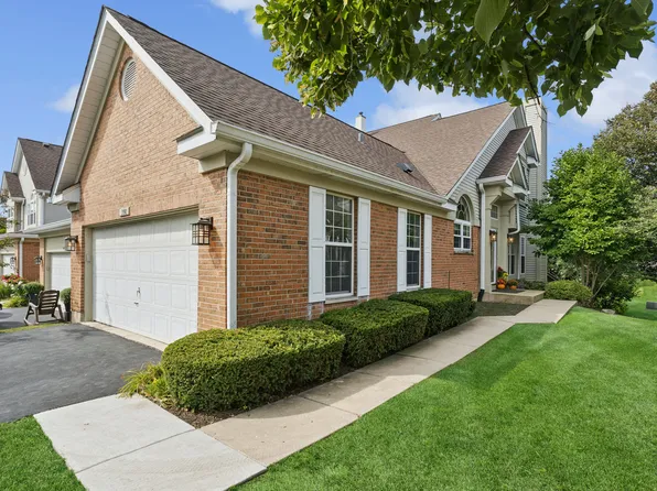 350 Cimarron Rd E, Lombard, IL 60148