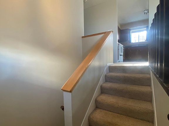 2nd image of 416 Columbine Ct