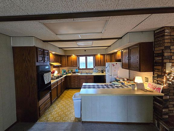 4th image of 301 E Green St