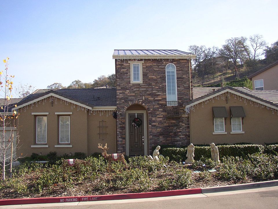 Whitney Oaks Gated Community
