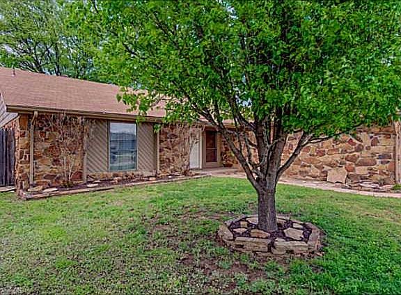 3rd image of 11831 Sagamore Dr