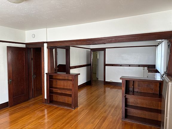 5th image of 344 Kalmia St