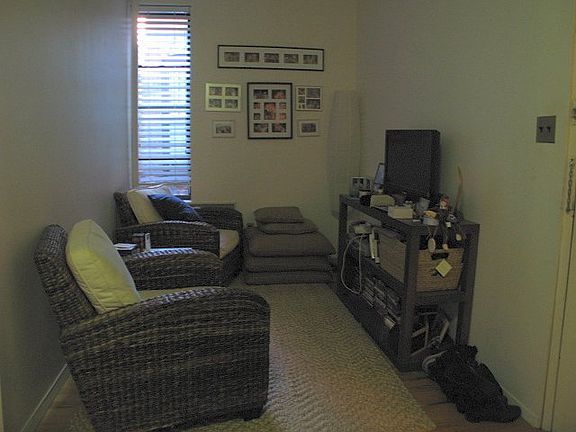 3rd image of 172 E 85th St APT 18